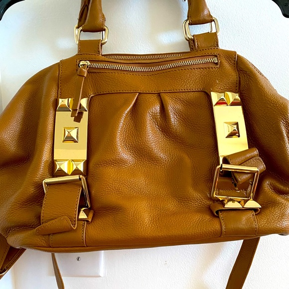 Vince Camuto - Picture 3 of 4